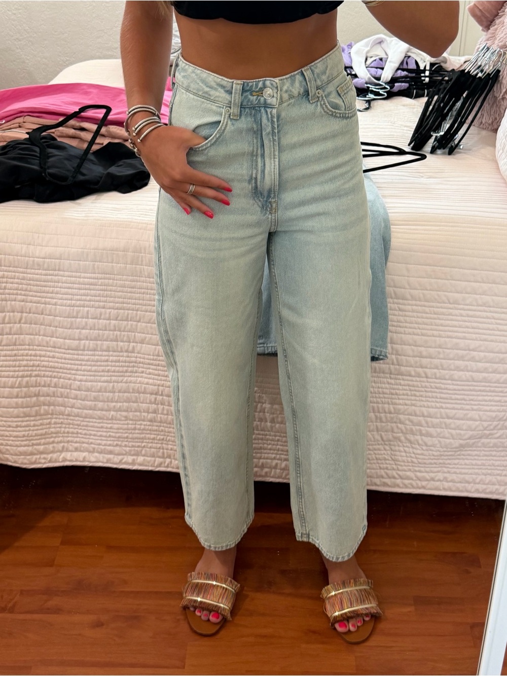 Divided Light Wash Cropped Straight Jeans